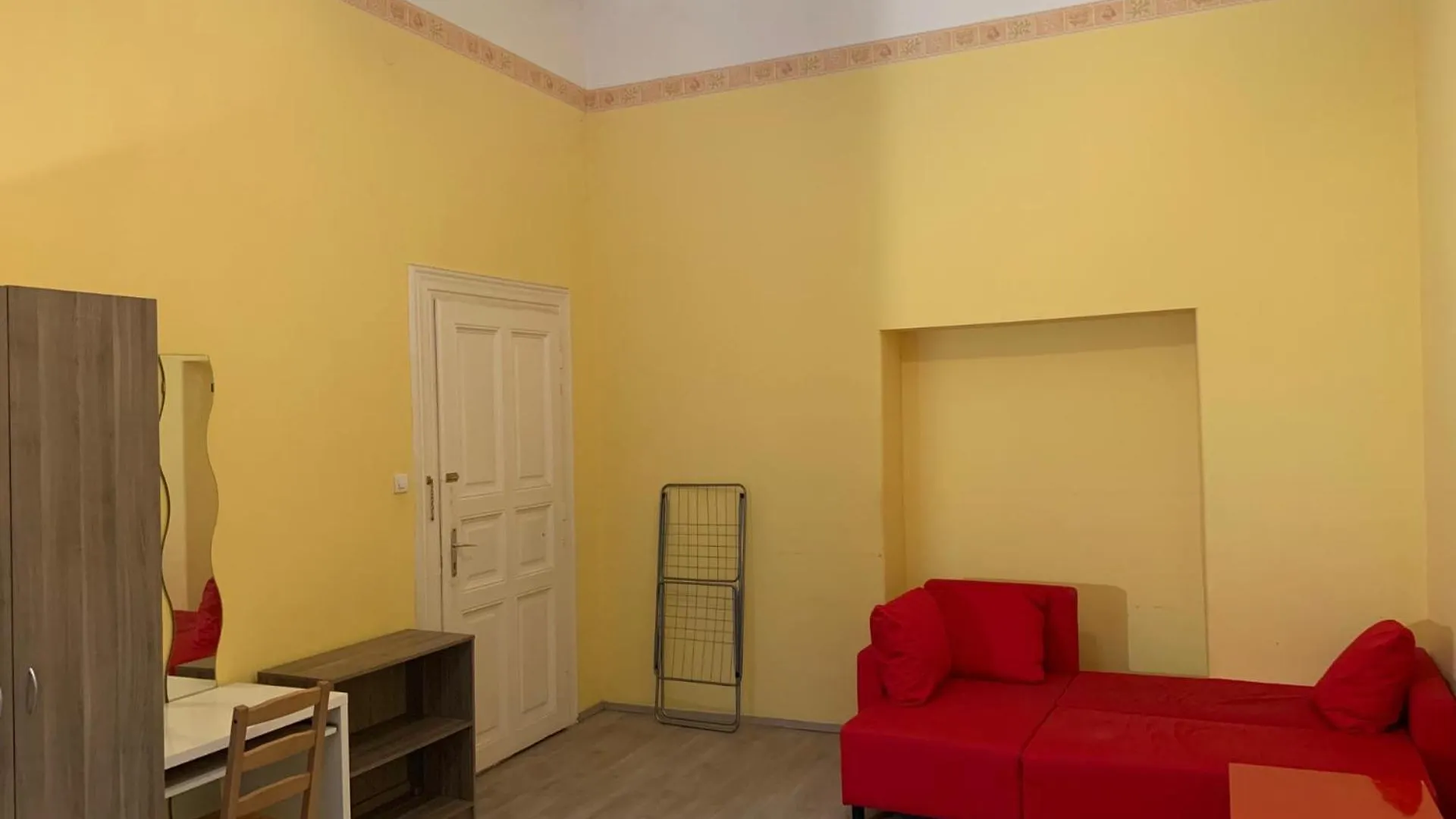 Astoria Long-Term Budget Rooms Budapest 0*,  Hungary