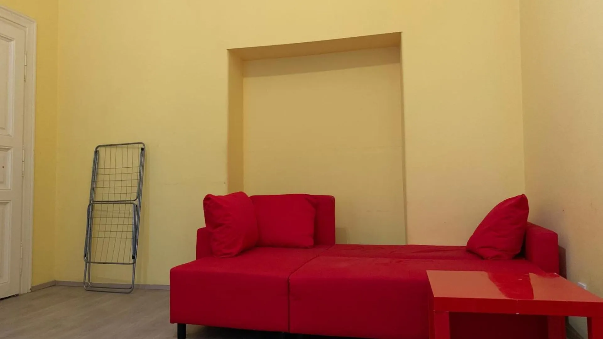 Astoria Long-Term Budget Rooms Budapest Homestay