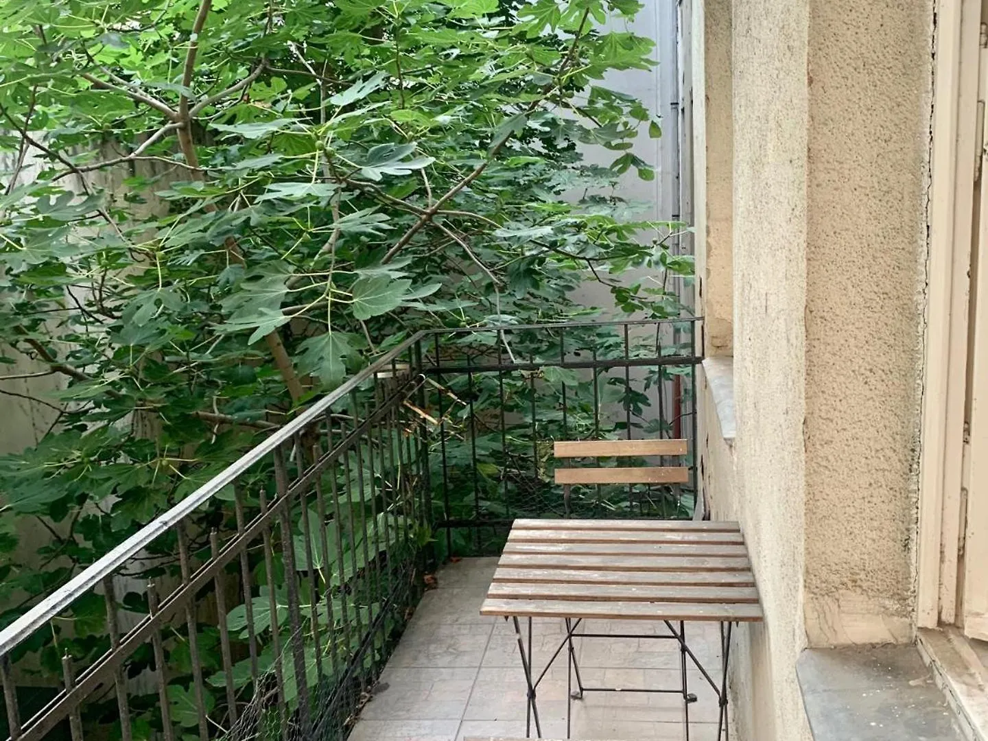 Astoria Long-Term Budget Rooms Budapest Homestay