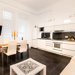  Apartment Modern Centre